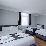 Jammy Hotel *