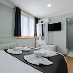 Jammy Hotel *