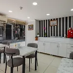 Jammy Hotel *